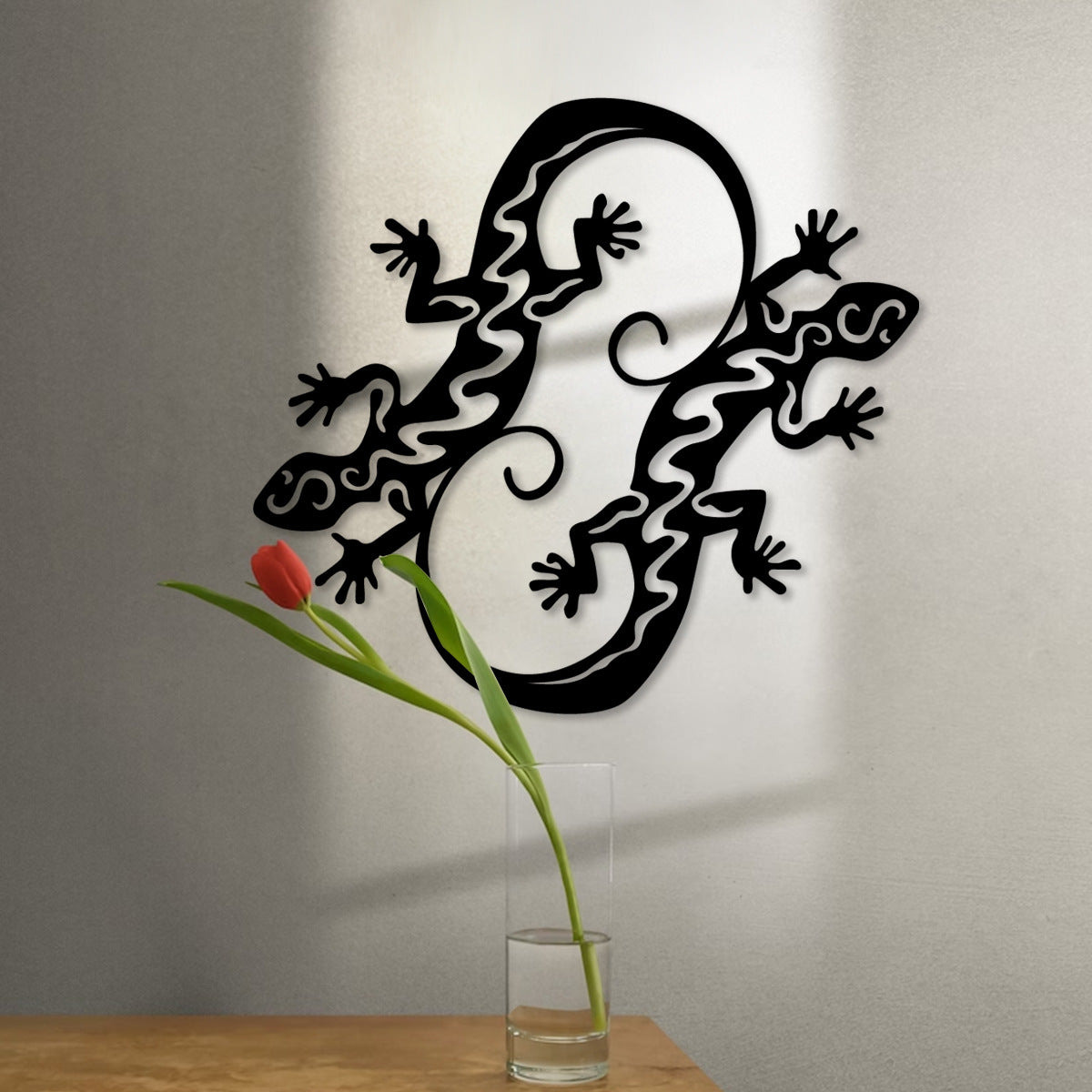Gecko Silhouette Metal Wall Hanging Decor - Minimalist Home Accent