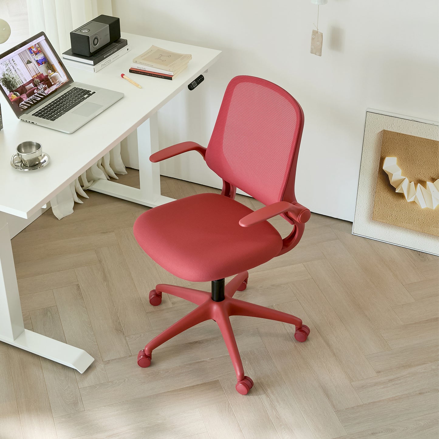 Ergonomic Mesh Office Chair - Comfortable & Fireproof - Red