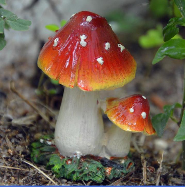 Small Mushroom Resin Decoration - Rustic Garden and Home Ornament