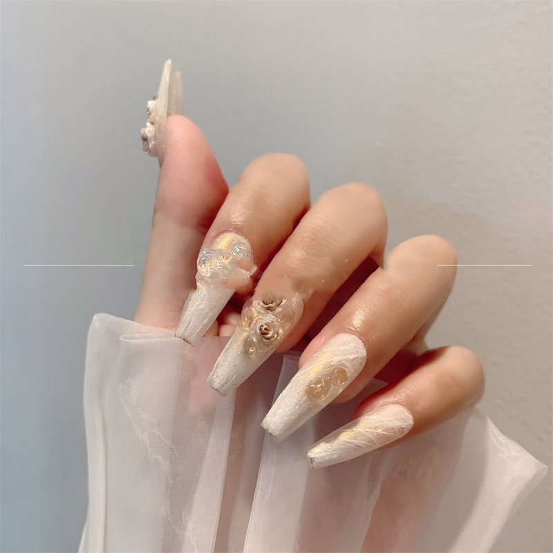 Camellia Handmade Wearable Nails Set