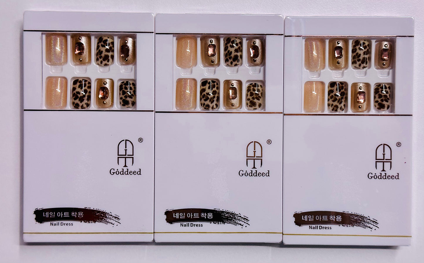 Leopard Print Press-On Nails with Shimmer and Gem Details - 10 Piece Set