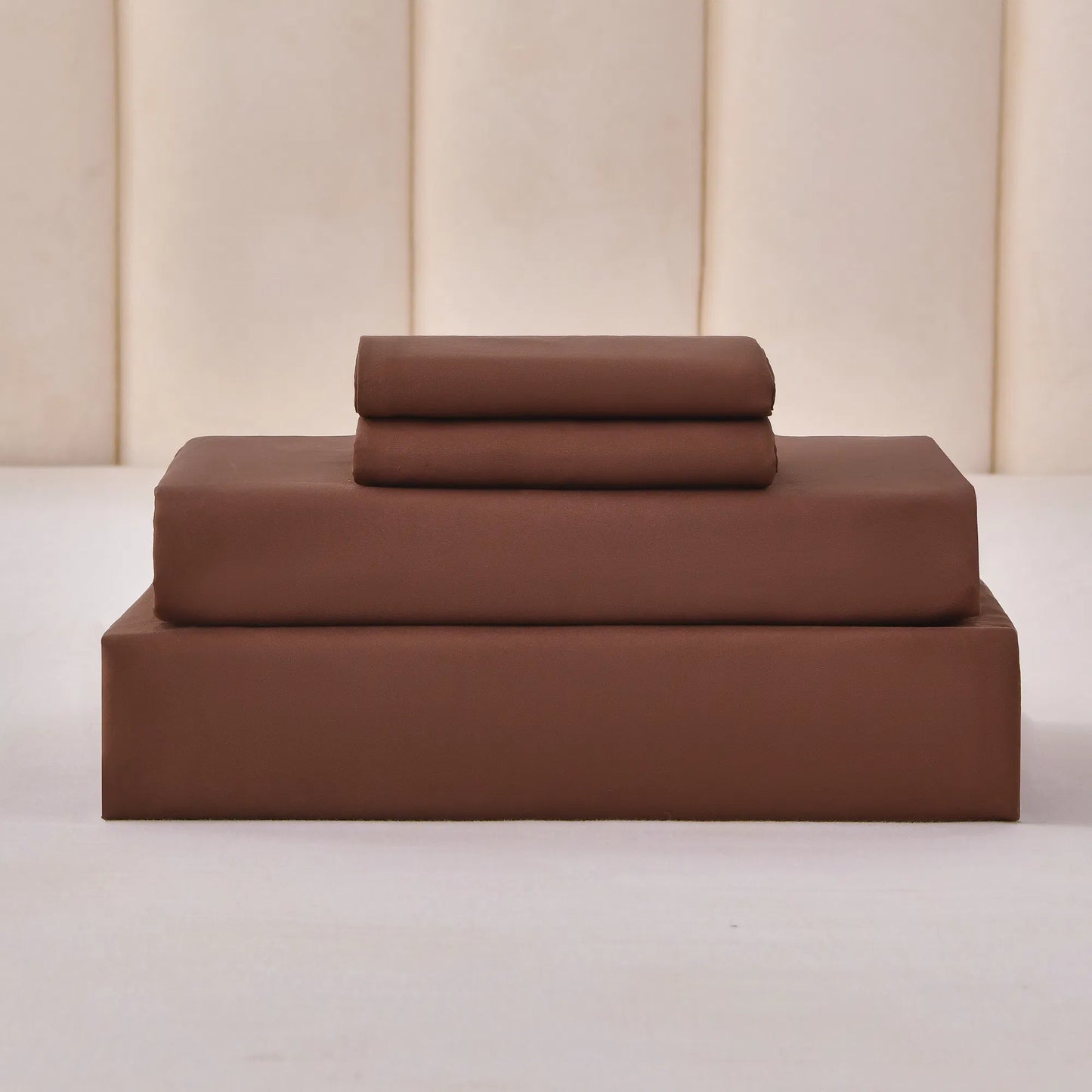 Four-Piece Bedding Set - Cloud-Like Comfort, Wine Red