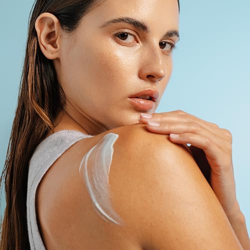 Germaine de Capuccini - Timexpert Hydraluronic - Ultra-Comfort Moisturizing Body Cream - Rehydrate your skin for 48 hours, leaving it soft and radiant - Antiaging Body Treatment - 10.1 Fl Oz