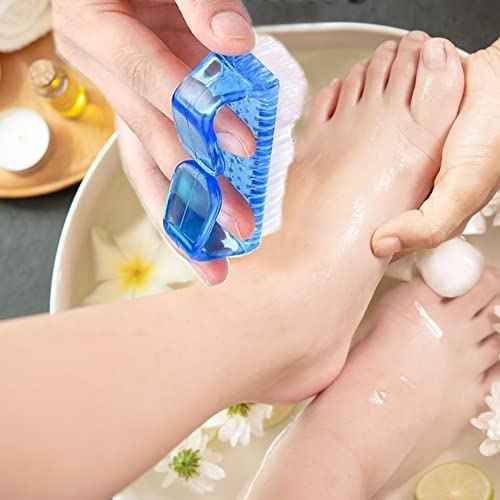 4 Pcs Nail Brush for daily Use -4 Different Kinds of Fingernail brush with Plastic Handle Nail brush for cleaning Fingernails - Easy to use Nail Scrub brush-Nail Cleaner Nail brushes for Man and women