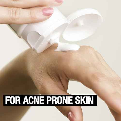 Neutrogena Clear Face Sunscreen Lotion for Acne-Prone Skin, Broad Spectrum SPF 50 Facial Sunscreen for Oily Skin, Oil-, Fragrance- & Oxybenzone-Free Water Resistant Sunscreen, 3 fl. oz