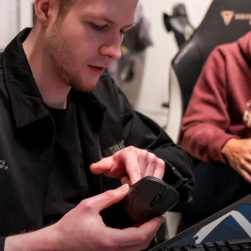 Alienware Pro Wireless Gaming Mouse - 2.4GHz Gaming Wireless/USB Wired Connectivity, Adjustable DPI, Optical Sensor Technology, 6 Programmable Buttons, 650 IPS Sensor Max Speed - Dark Side of the Moon
