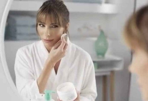 Serious Skincare - Glycolic Acid Resurfacing Face Pads for Smoother Skin - Exfoliates Dead Skin Cells - Pre-Soaked Cotton Disc - Vitamin E, ALoe -2 Pack (60 Pads Each)