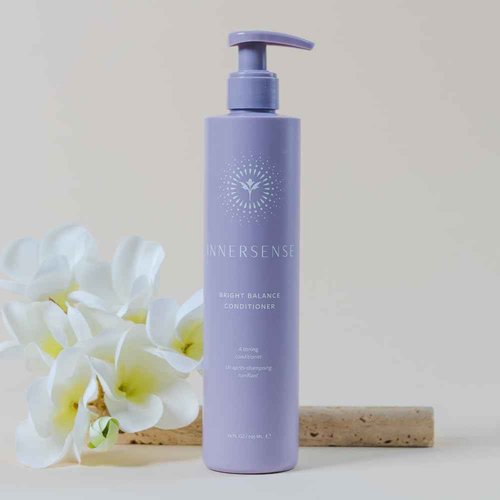 INNERSENSE Organic Beauty - Bright Balance Purple Toning Conditioner | Coconut + Pumpkin Seed Oil to Nourish + Moisturize Light + Gray Hair | Non-Toxic, Cruelty-Free | Paraben Free (32 fl oz | 946 ml)