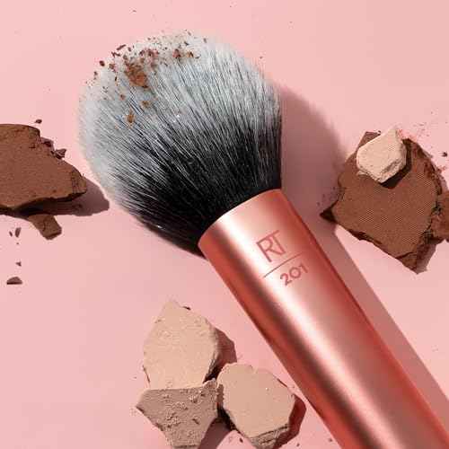 Real Techniques Ultra Plush Powder Makeup Brush, For Setting Powder, Bronzer, & Blush, Sheer, Buildable Coverage, Large, Fluffy Powder Brush, Vegan, Cruelty-Free & Synthetic Bristles, 1 Count