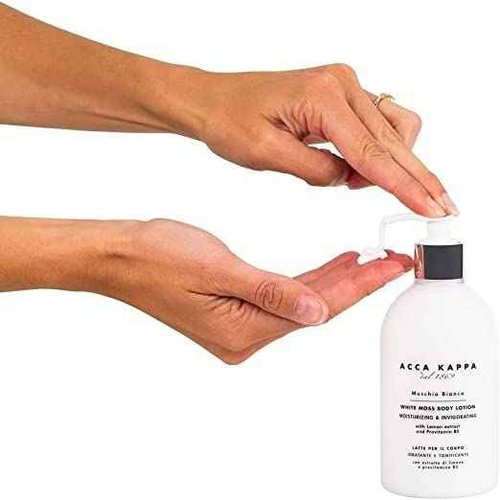Acca Kappa Muschio Bianco Loción Corporal Hidratante Y Tonificante 300Ml