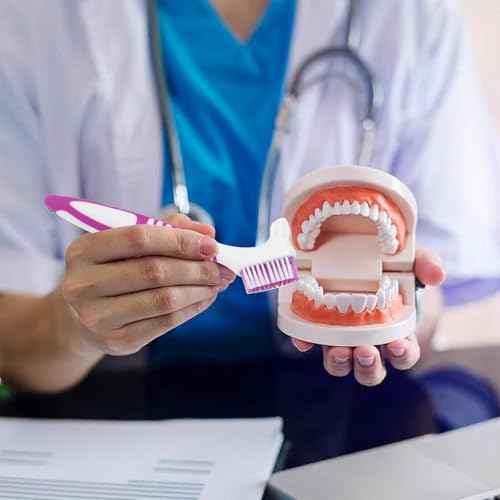 4 Pcs Denture Brush, Portable Denture Toothbrushes with Carrying Case, Dual Angled False Teeth Care Cleaning Brush with Multi-Layered Soft Bristles (Purple, Green, Blue, Orange)