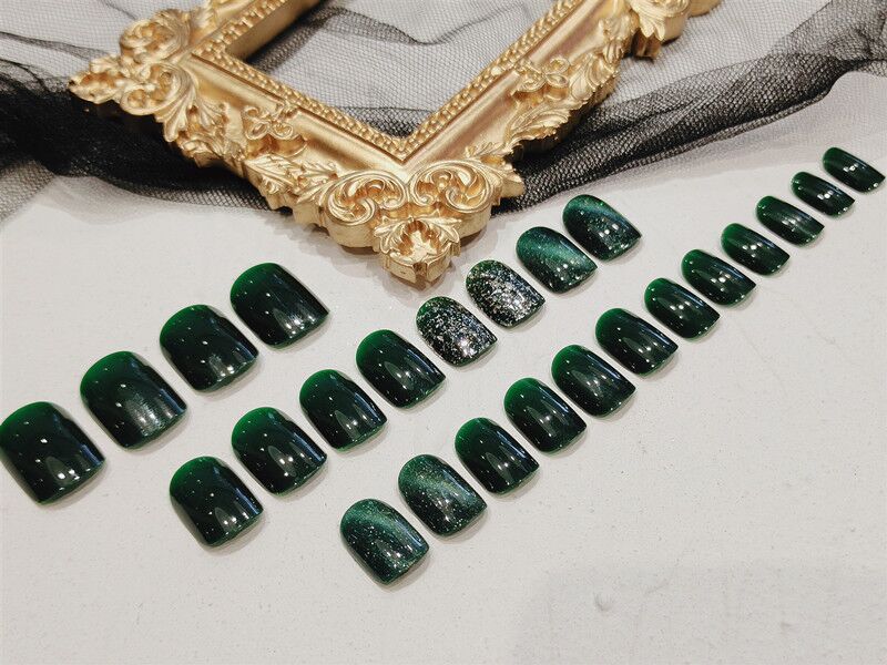 Cat Eye Detachable Nail Patch Set - Emerald Sparkling Diamond, 24 Pieces