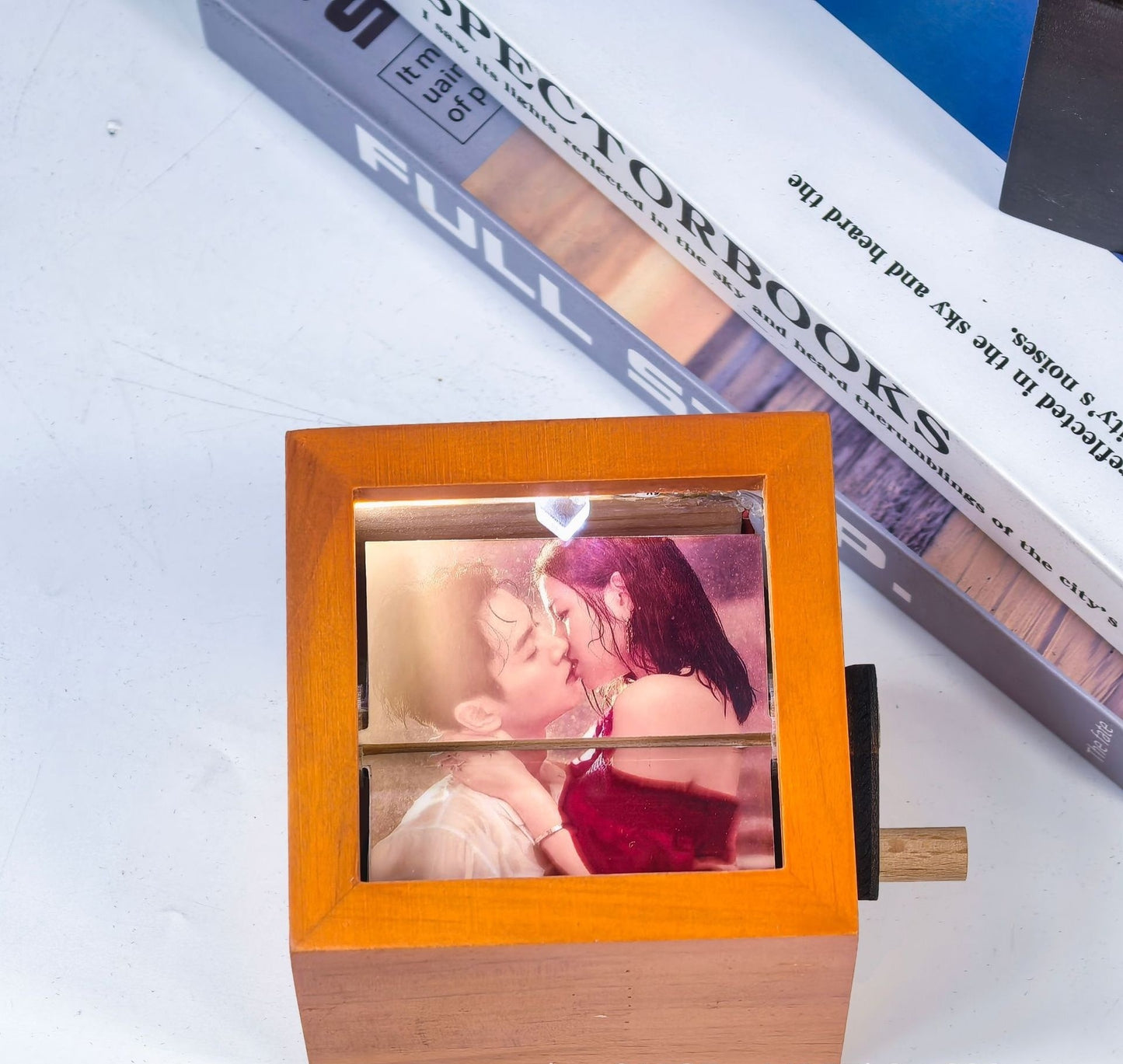 Luminous Hand-Cranking Flip Book Photo Display with Customizable Photos
