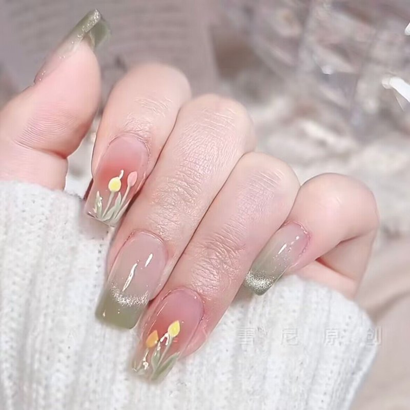 Green Cat Eye Tulip Nail Tips