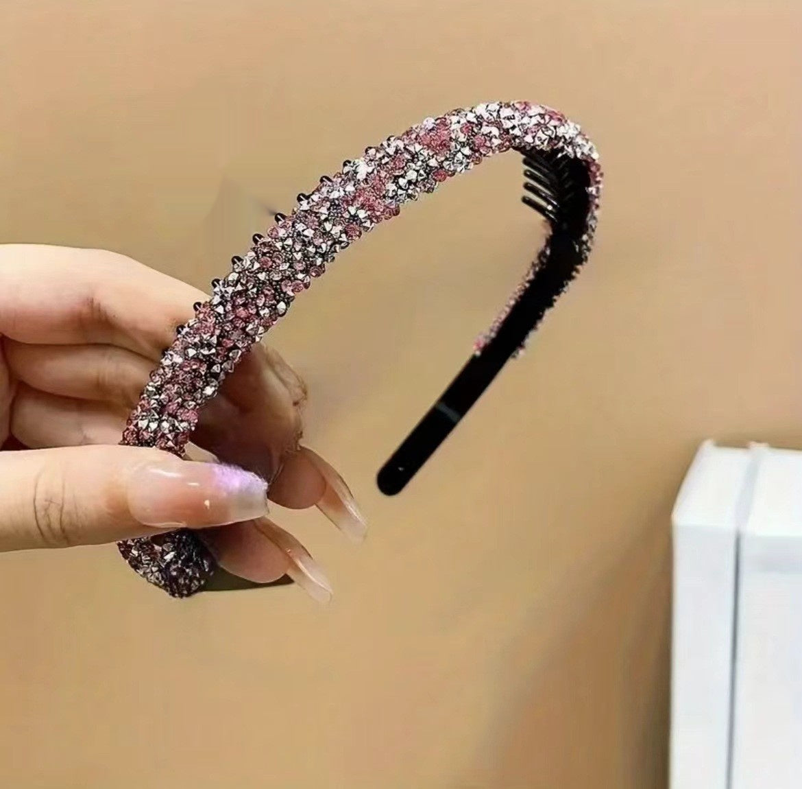 Non-Slip Tooth Headband - Decorative Rhinestone Hair Accessory for Women