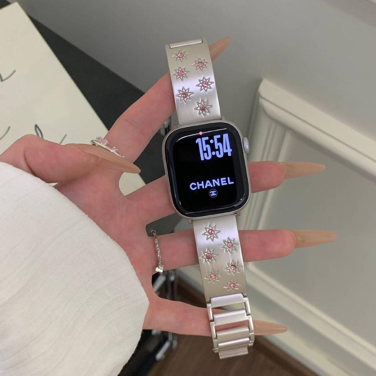 Fashionable Apple Watch Band - Metal Strap with Diamond Accents