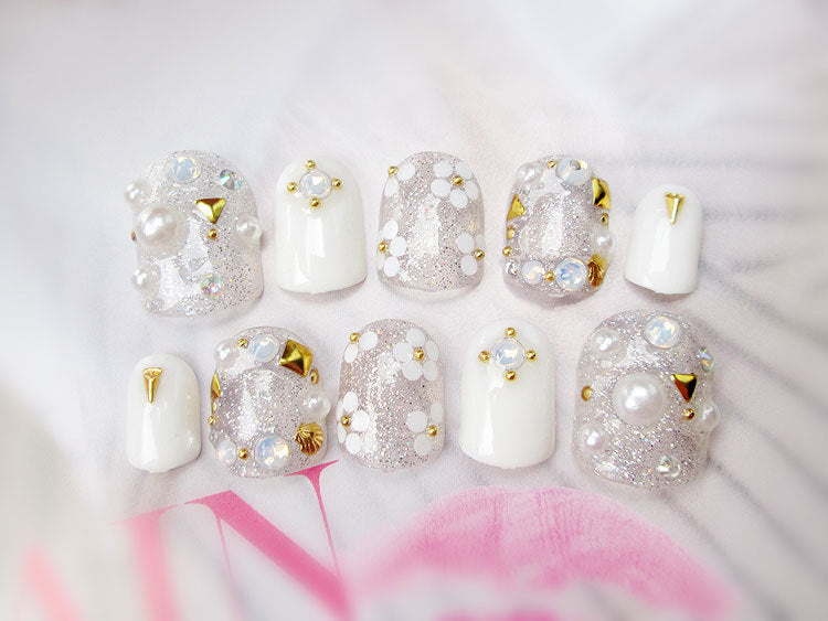 White Bride Fake Nails - 24 Pieces with Glue