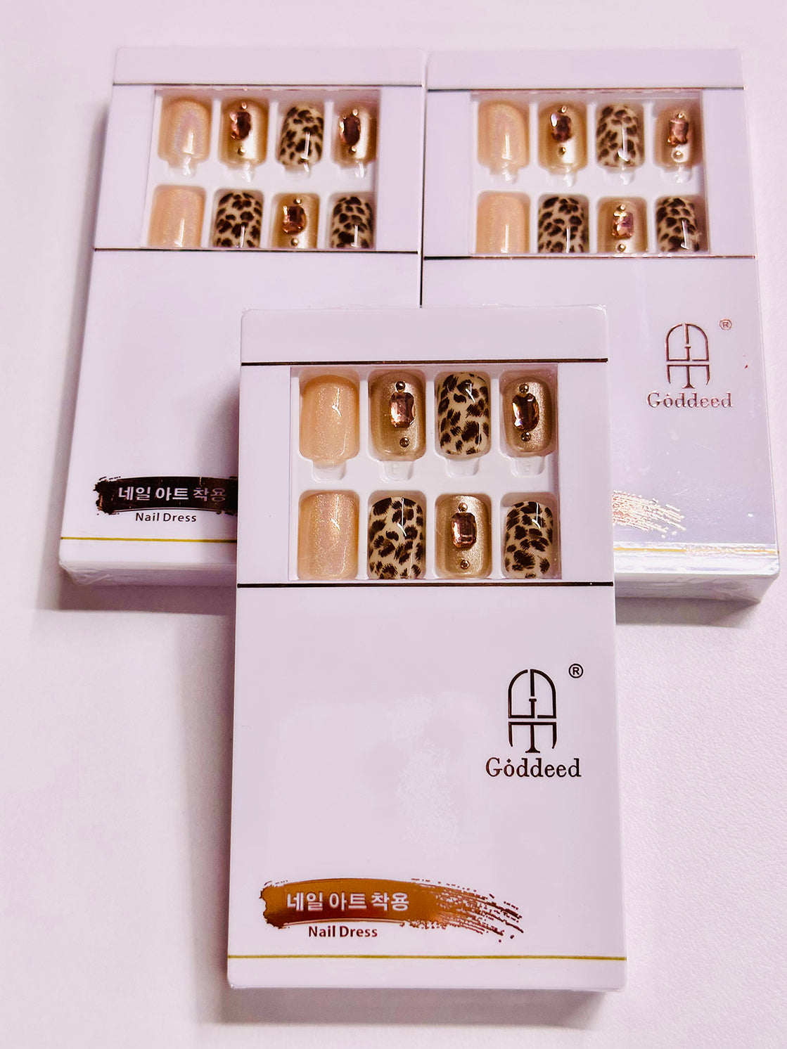 Leopard Print Press-On Nails with Shimmer and Gem Details - 10 Piece Set