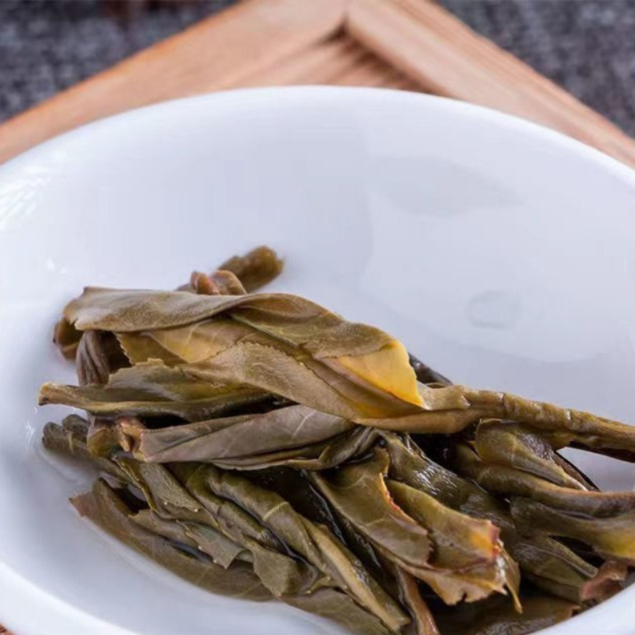 Banzhang Ancient Tree Sheng Pu'er Tea Cake - 357g Raw Pu-erh