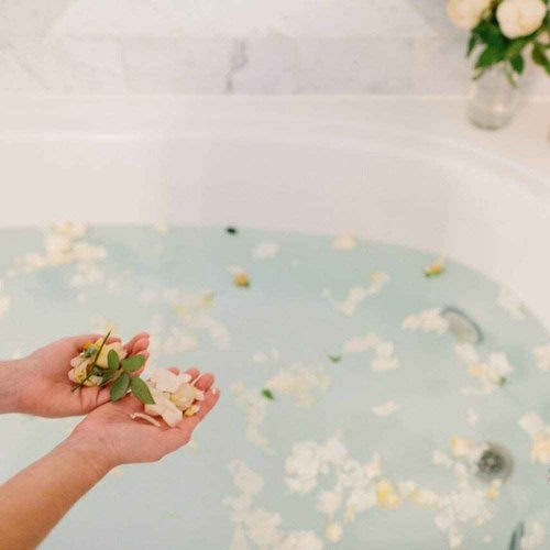 Farmaesthetics Pink Petal Roses Solar Salt Mineral Bath (16 oz) | Ethically Sourced Sustainable Beauty | Clean, All Natural, Small Batch Skincare