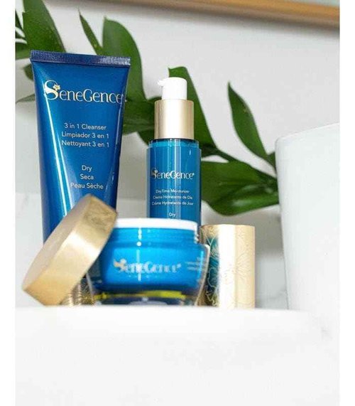 SeneGence Evening Moisturizer for Dry Skin, 1.66 Fl Oz, Ultra-Nourishing Night Cream to Hydrate, Rejuvenate, and Renew for a Radiant, Firm Appearance