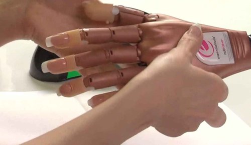 Essential Nails Nail Trainer® Practice Hand INCLUDES 6 Hour On-Line Competition Level Nail Art Tuition By A Champion Nail Artist, Nail Extensions, Nail Art Manicure Training Hand &100 Practice Nails