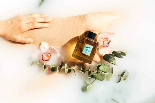 UMA Absolute Anti-Aging Body Oil | 100% natural & non-toxic | Ayurvedic Body Oil for Minimizing Wrinkle & Dark spots | For a Brighter, Firmer, & Hydrating look | (3.4 fl. oz.)