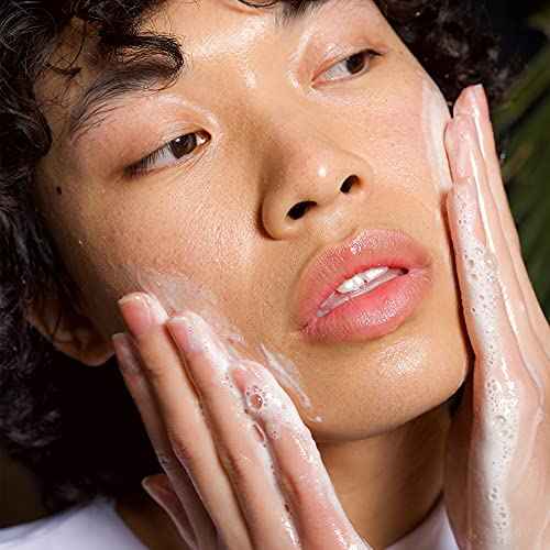 good light Cosmic Dew Water Cleanser. Celestial Gel-to-Foam Face Wash Cleanser. Made with Glycerin and Hyaluronic Acid. Hydrating, Sensitive Skin Safe Korean Skin Care. (3.38 fl oz)