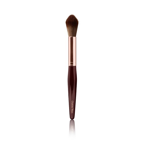 Charlotte Tilbury Powder & Sculpt Makeup Brush - Contour & Highlighter Brush for Precise Face Definition - Made with Hand-Pulled Bristles