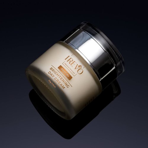 Trevo Peptide Brightening Day Cream - Advance Brightening & Anti Aging Moisturizer - Face Moisturizer with Natural Peptides, EAA & Tranexamic Acid - Fights Dullness & Dark Spots - 50g/ 1.8oz