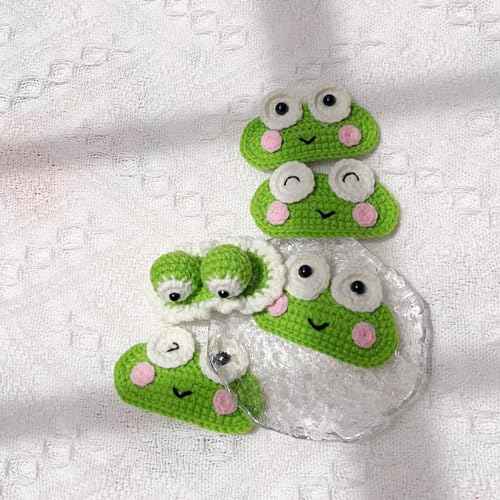 ZIUGLIKAL 5PCS Handmade Crochet Frog Clips Funny & Cute Animal Hair Clips Animal Theme Hair Clips For Girls Teenage Girls Women