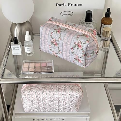 Floral Make Up Bag Coquette Cosmetic Bag Quilted Makeup Bag for Women Portable Toiletry Bag Travel (pink)