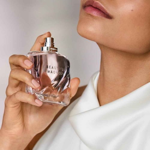 Estée Lauder Beautiful Magnolia Eau de Parfum Spray with Notes of Lush Magnolia, Solar Gardenia, Warm Woods & Luminous Musk | Perfumes for Women, 1.0 Fl Oz