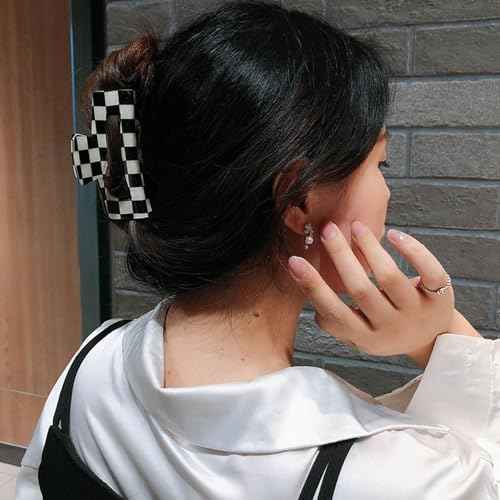 1 Pack Checkered Square Shaped Hair Clip Strong Hold Y2K Hair Claw Clip Non Slip Hair Jaw Clips Strong Hold Black White Checkered Hair Barrettes Cute Hair Accessories for Women Girls Daily Wear