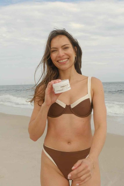 FINN & CO. White Sand Body Cream - Hydrating Moisturizer with Shea Butter, Vitamins A, C & E - Smoothes & Nourishes Skin - Paraben Free, Cruelty Free, Beach Inspired Scent | 6.6 oz