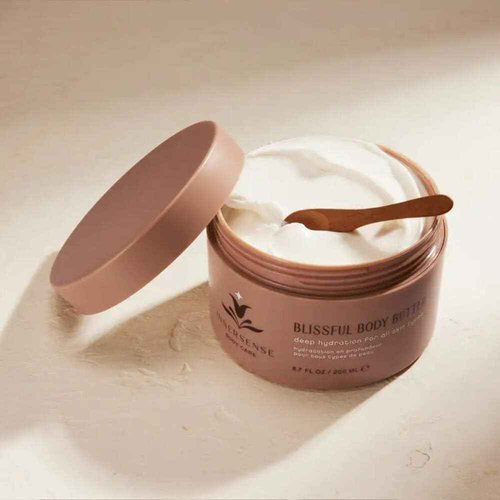 INNERSENSE Organic Beauty - Blissful Body Butter | Shea Butter, Vitamins B5, C + D for Nourished, Smooth, Soft Skin | Clean, Non-Toxic, Cruelty-Free | Paraben + Phthalate Free (6.7 fl oz | 200 ml)