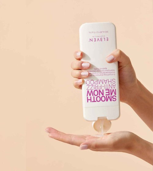 ELEVEN AUSTRALIA Smooth Me Now Anti-Frizz Shampoo for Frizz Control, Smoothing Shampoo for Damaged and Frizzy Hair, Moisturizes & Protects, Enhances Smoothness, Sulfate-Free - 32.5 fl oz