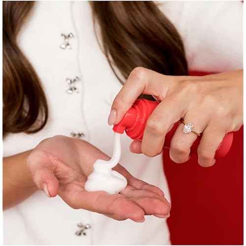 Bella Lash Detox is a foaming, lightweight, oil-free eyelash extension cleanser- 50 ml