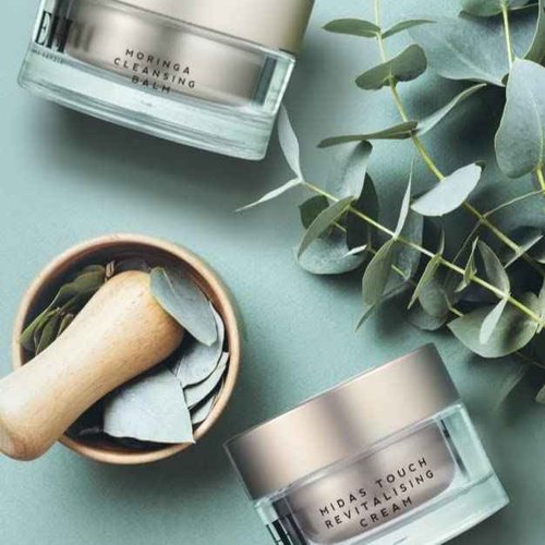 Emma Hardie Hydrate & Protect Kit, Gift Sets Includes: 50ml Moringa Cleansing Balm, 15ml Midas Touch Revitalising Cream, 15ml Protect & Prime SPF30 Cream, 15ml Pink Clay Detox Mask & a Cleansing Cloth