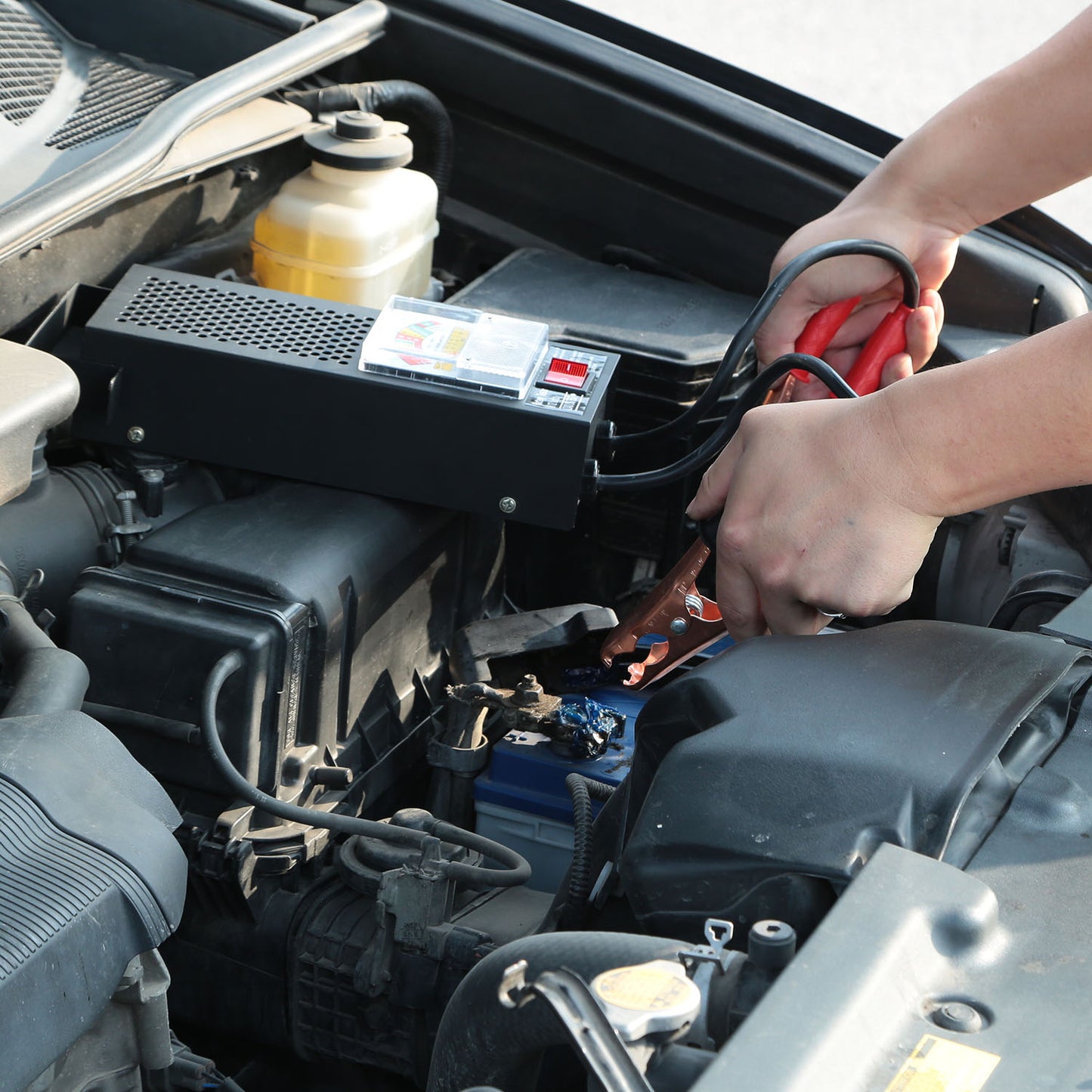 Battery Load Tester 6-12V Automotive Battery Tester with Copper Clips and Handle