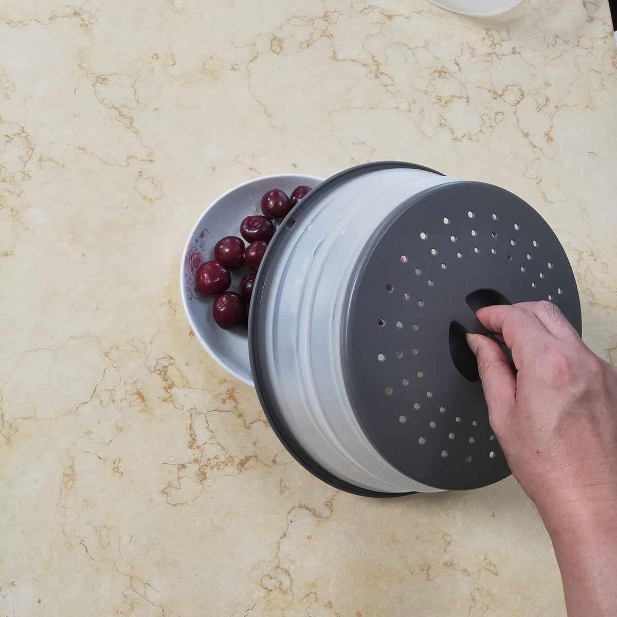 Microwave Splatter Cover Vented Food Guard with Hook Hole - Kitchen Gadget