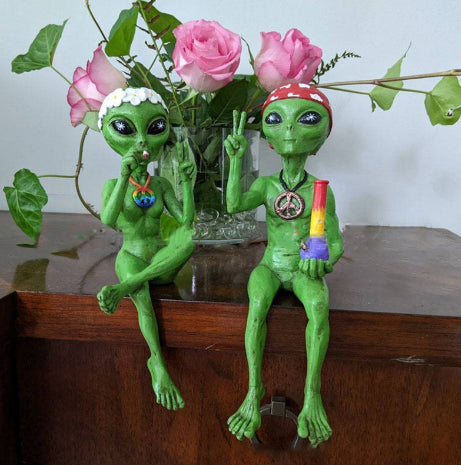 Resin Alien Statue Ornament Decoration for Home & Garden