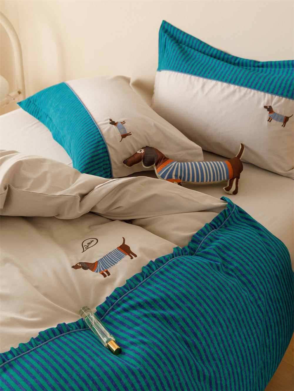 120 Thread Count Cotton Quilt Cover Bedding Set - Embroidered Four-Piece