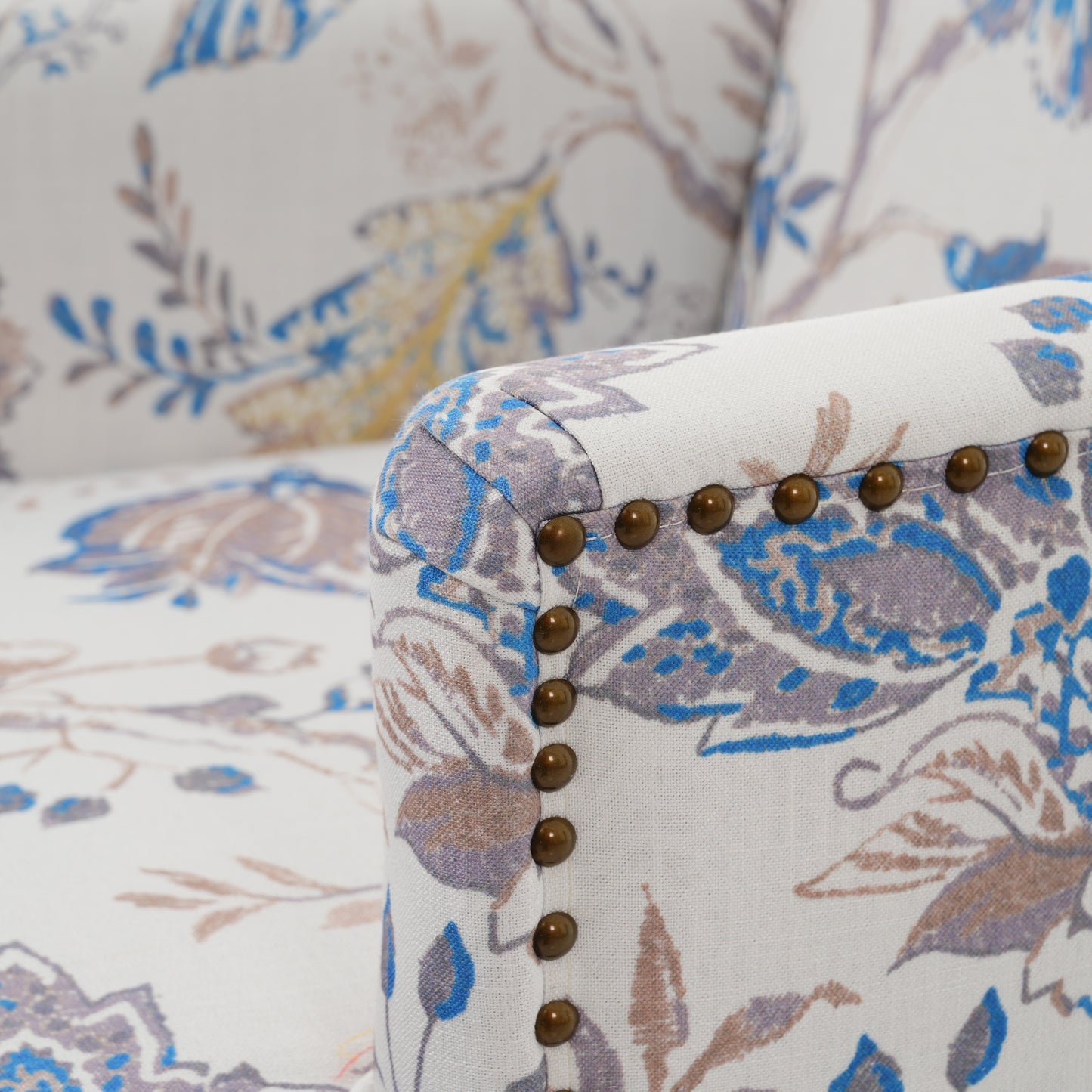 HARRISON TUFTED CLUB CHAIR
