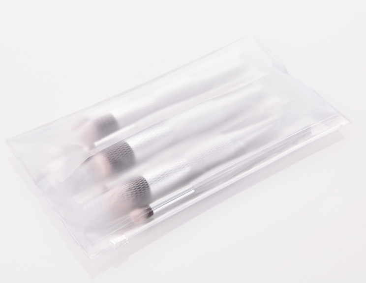 8-Piece Makeup Brush Set with Nylon & Wooden Handles - Portable Cosmetic Tools