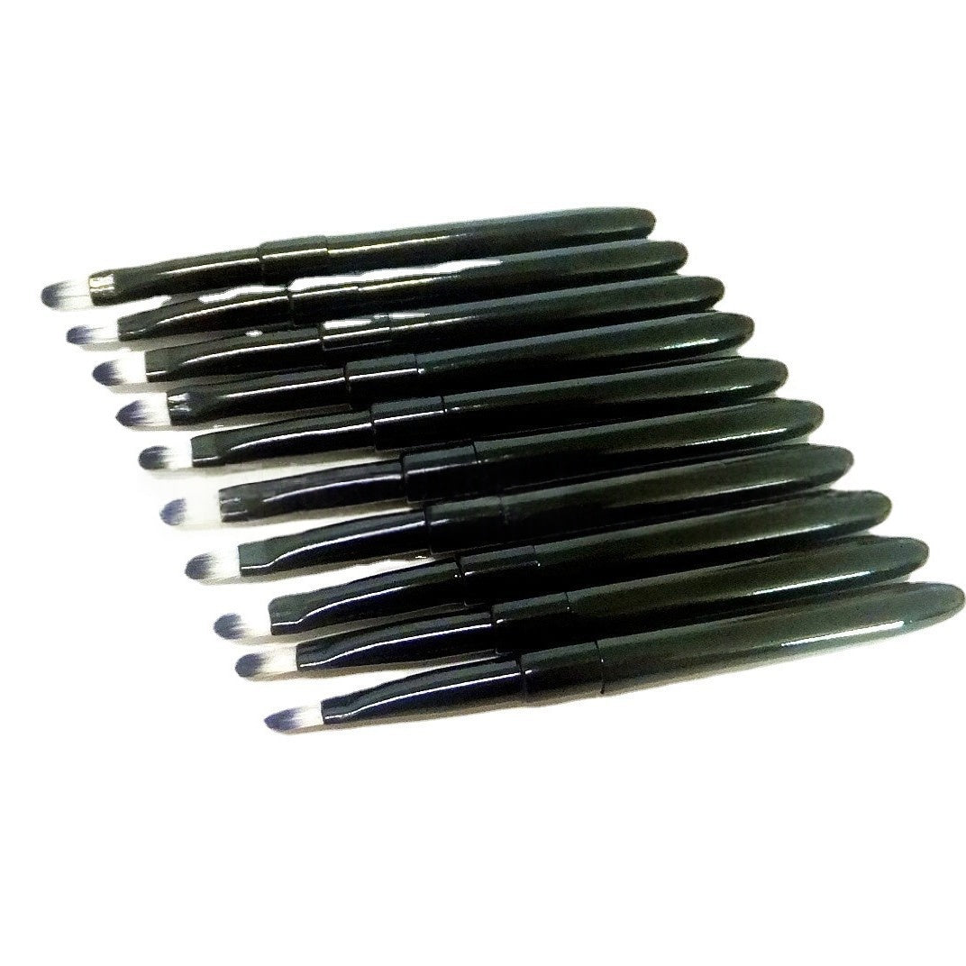 Portable Lip and Eyeliner Makeup Brush with Cap - Precise Application Tool