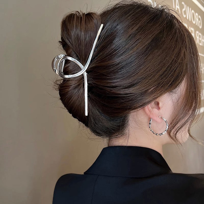 Oversized Pearl Wave Hair Accessory Headband for Women