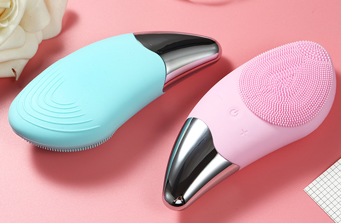 Ultrasonic Facial Cleansing Brush - Silicone Skin Care Device with 2 Sets