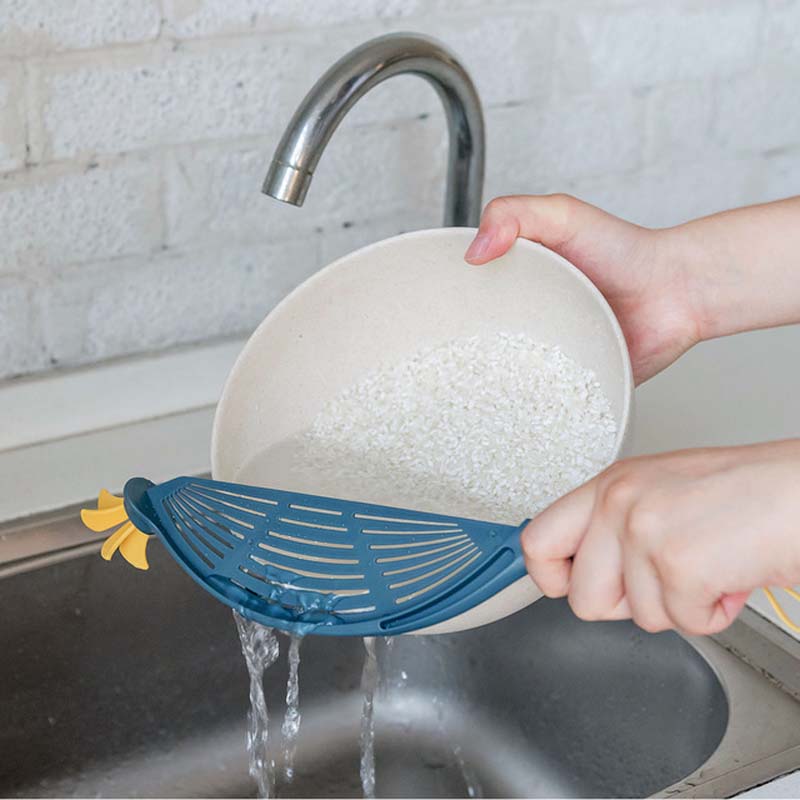 Multifunctional Kitchen Colander with Hanging Design for Fruits Rice & Noodles
