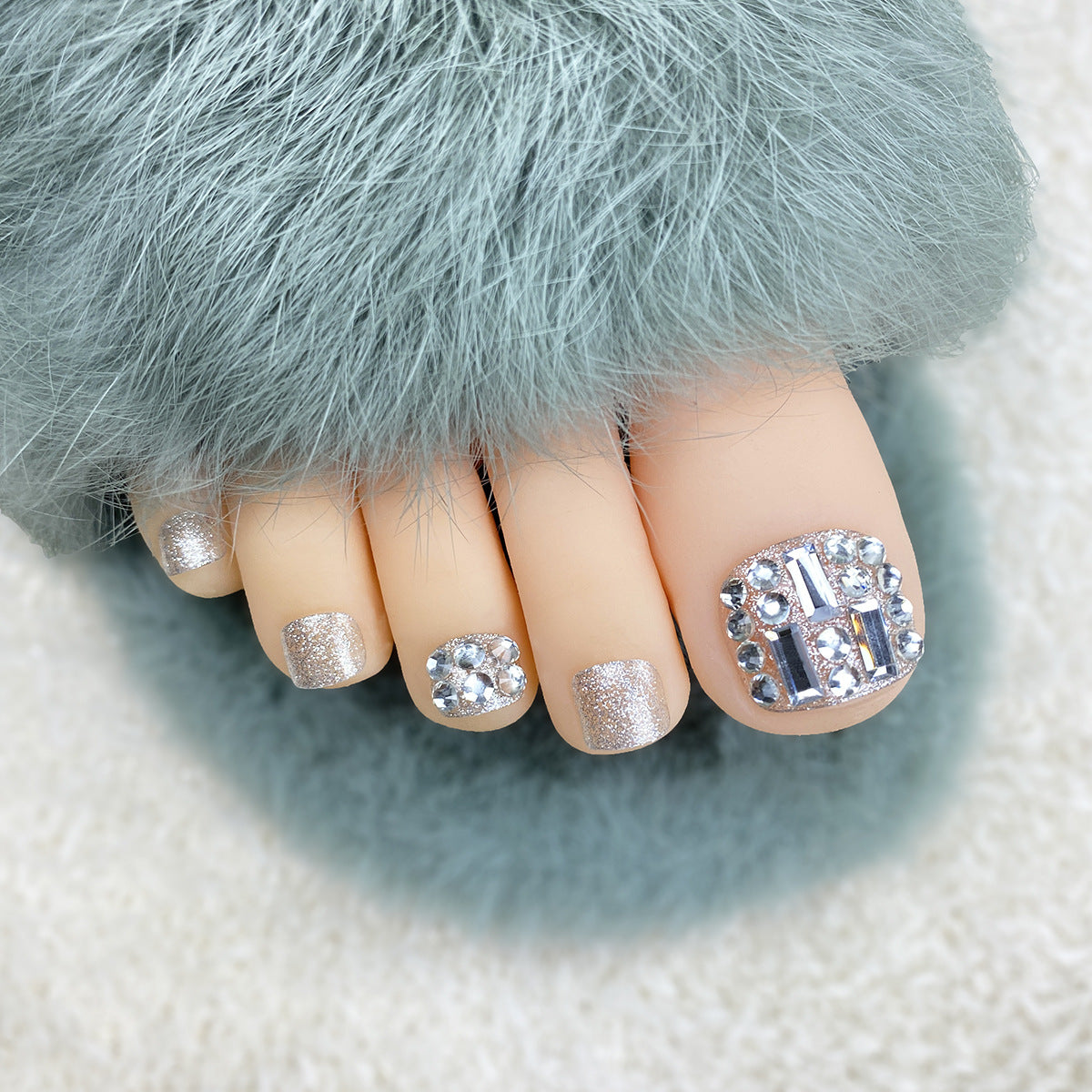 Rhinestone Nail Strips – Silver, 24 Pieces